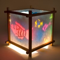 筒状の絵の部分($32)だけの購入も可能で、季節ごとに異なるパターンを楽しめる