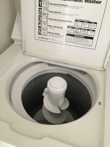 なんだ?この真ん中の筒みたいのは