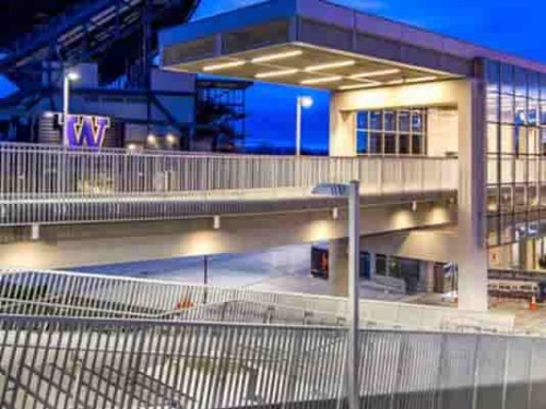 635936431748310572-UWLinkLightRailStation-min