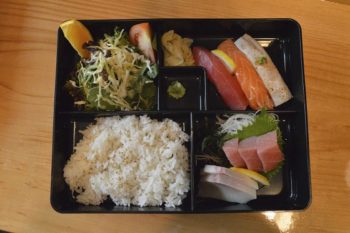 寿司弁当（Sushi Lunch Box）　$10