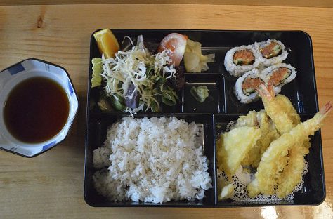 天ぷら弁当 $10