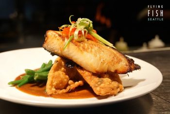 ▲カリふわな食感の銀ダラのスモーク (Smoked Sake Marinated Black Cod $29)