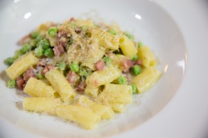 豆とペコリーノのパスタ