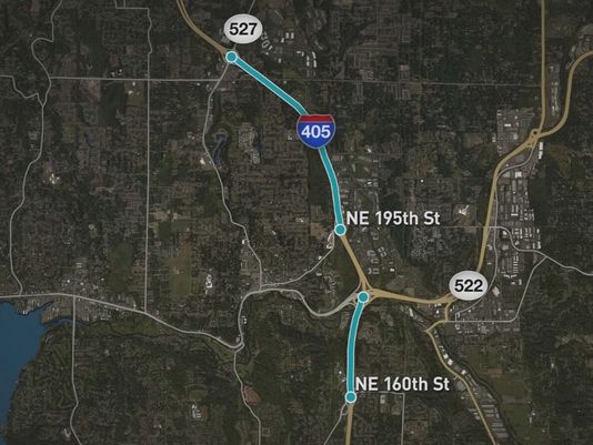 南行きI-405でバスが路肩の走行を開始