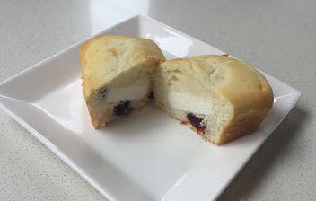 ドライクランベリー・ サワークリームケーキ