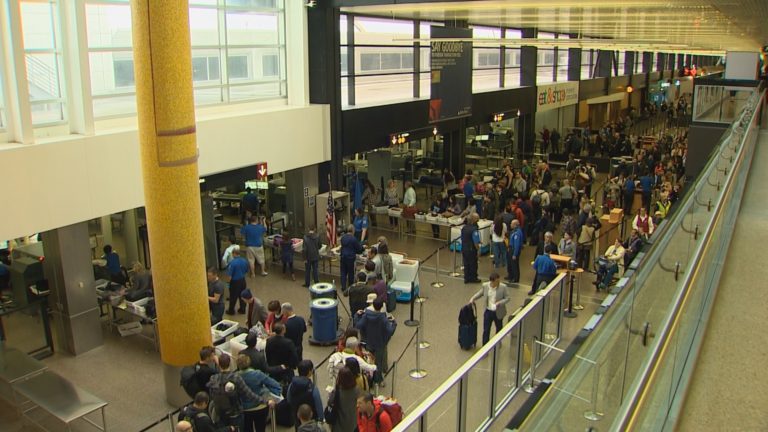シータック空港のセキュリティーチェック待ち時間を短縮できるか