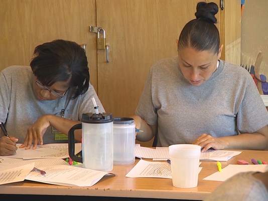 ワシントン州初の女性受刑者を対象にした大学学位取得を助けるプログラム