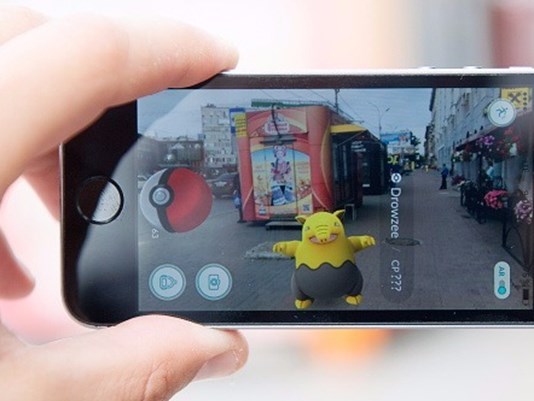 ポケモンGOで衝突事故