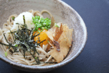 本格的な手打ちそばとお酒が楽しめるイベント、Kamonegi(かもねぎ)ポップアップ