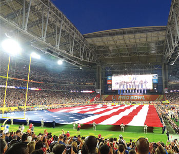 NFL、国歌斉唱時の不起立が大問題に