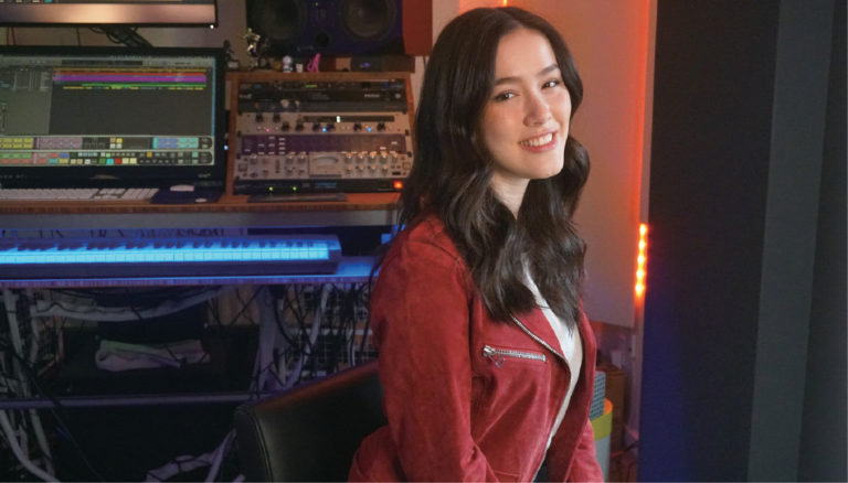 ポップシンガー　Sophieさん