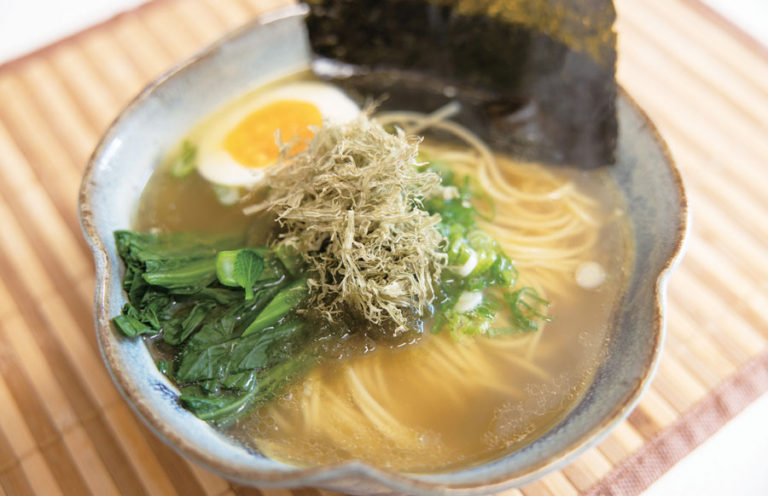 しお家の丸鶏魚介しおラーメン
