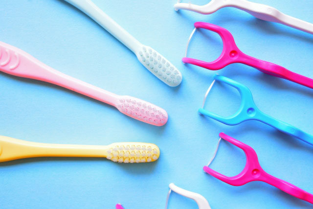 フロスの習慣や歯科健診と口腔細菌の関係