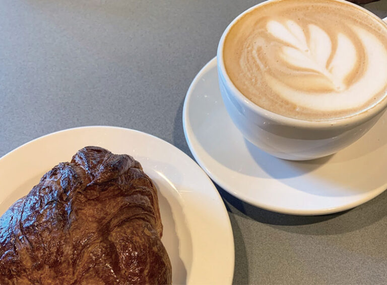 Armistice Coffee Roaster Rooseveltのバター香るクロワッサンと贅沢なラテ〜この店この味