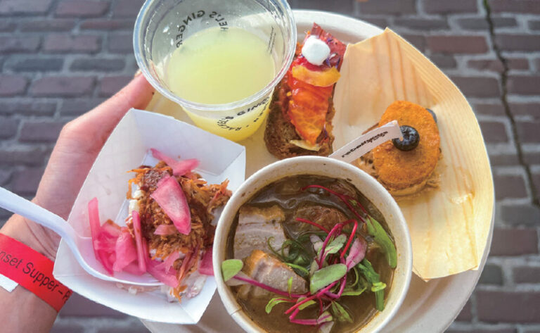 パイクプレース・マーケットでシアトルの食を堪能　大人のための夕食会「サンセット・サパー」〜行ってきました