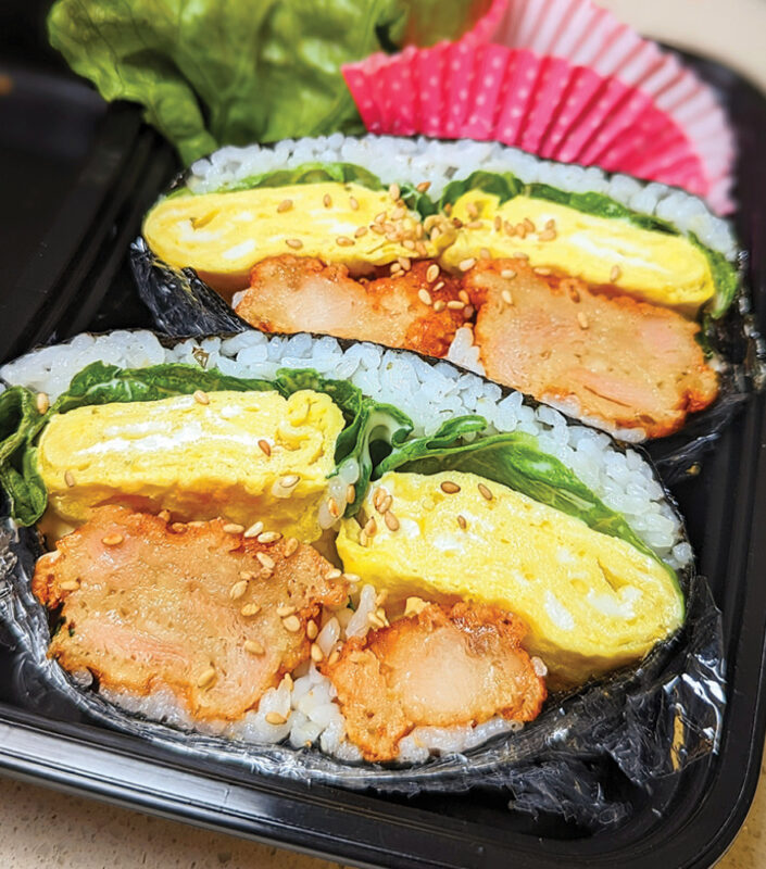 から揚げと卵焼きのおにぎらず〜みんな大好き！お米ライフ